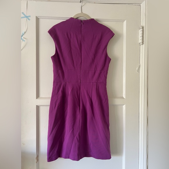 TRINA TURK V-neck Buckle Front Dress Size 10 Fuchsia / Purple Soft Mod Sheath - Picture 4 of 9